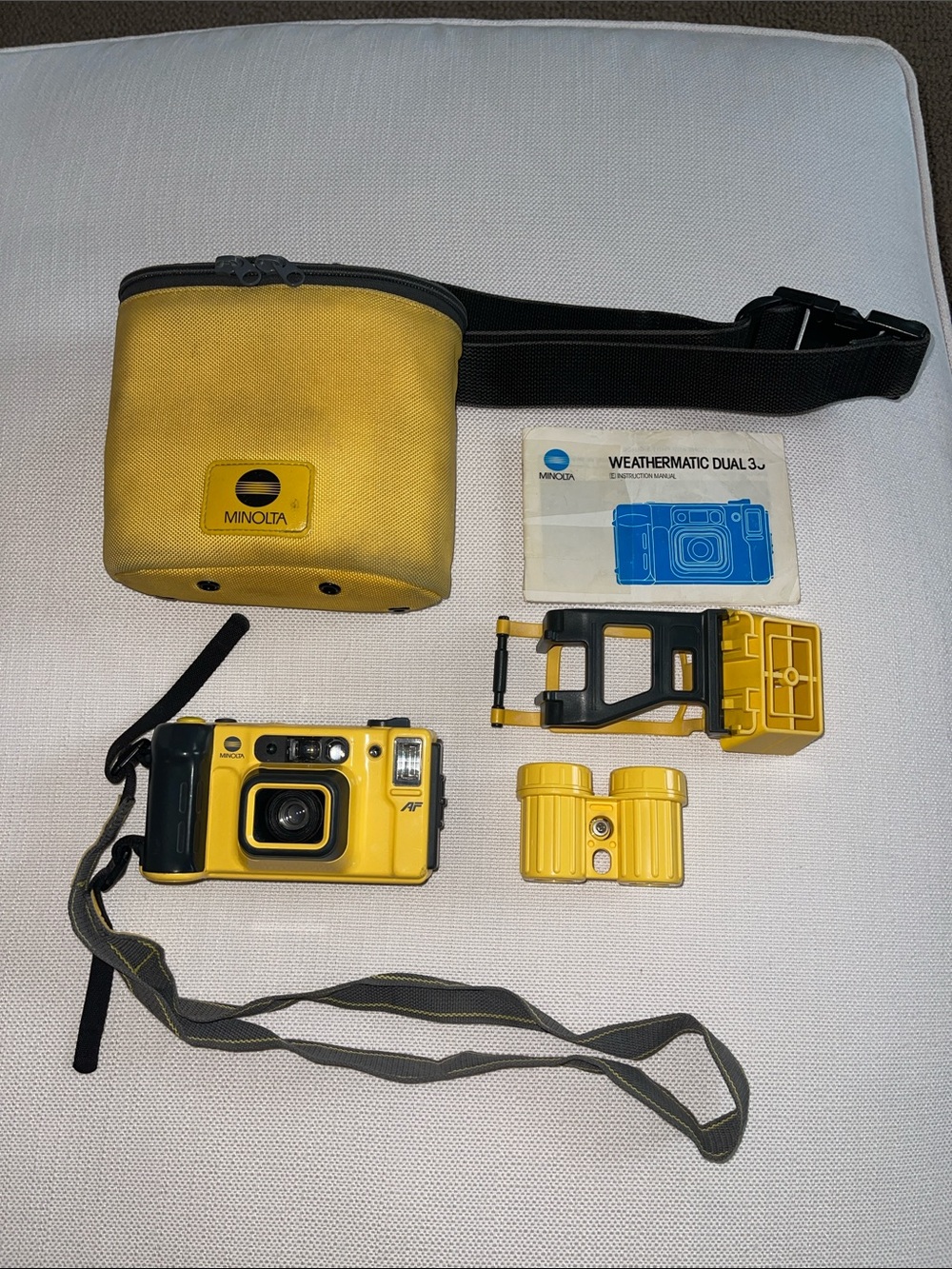 MINOLTA Weathermatic Dual 35mm Camera Kit